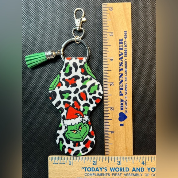 Grinch Leopard Print Christmas Chapstick Lipstick Holder Keychain - Picture 3 of 3